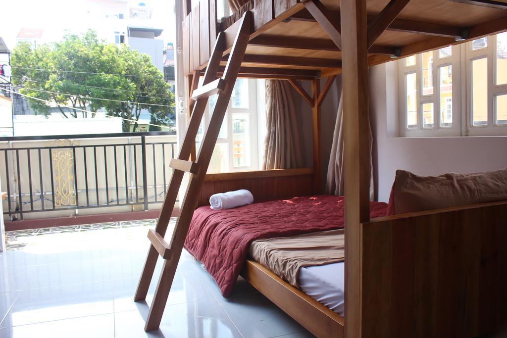 Tree House Hostel Далат Экстерьер фото